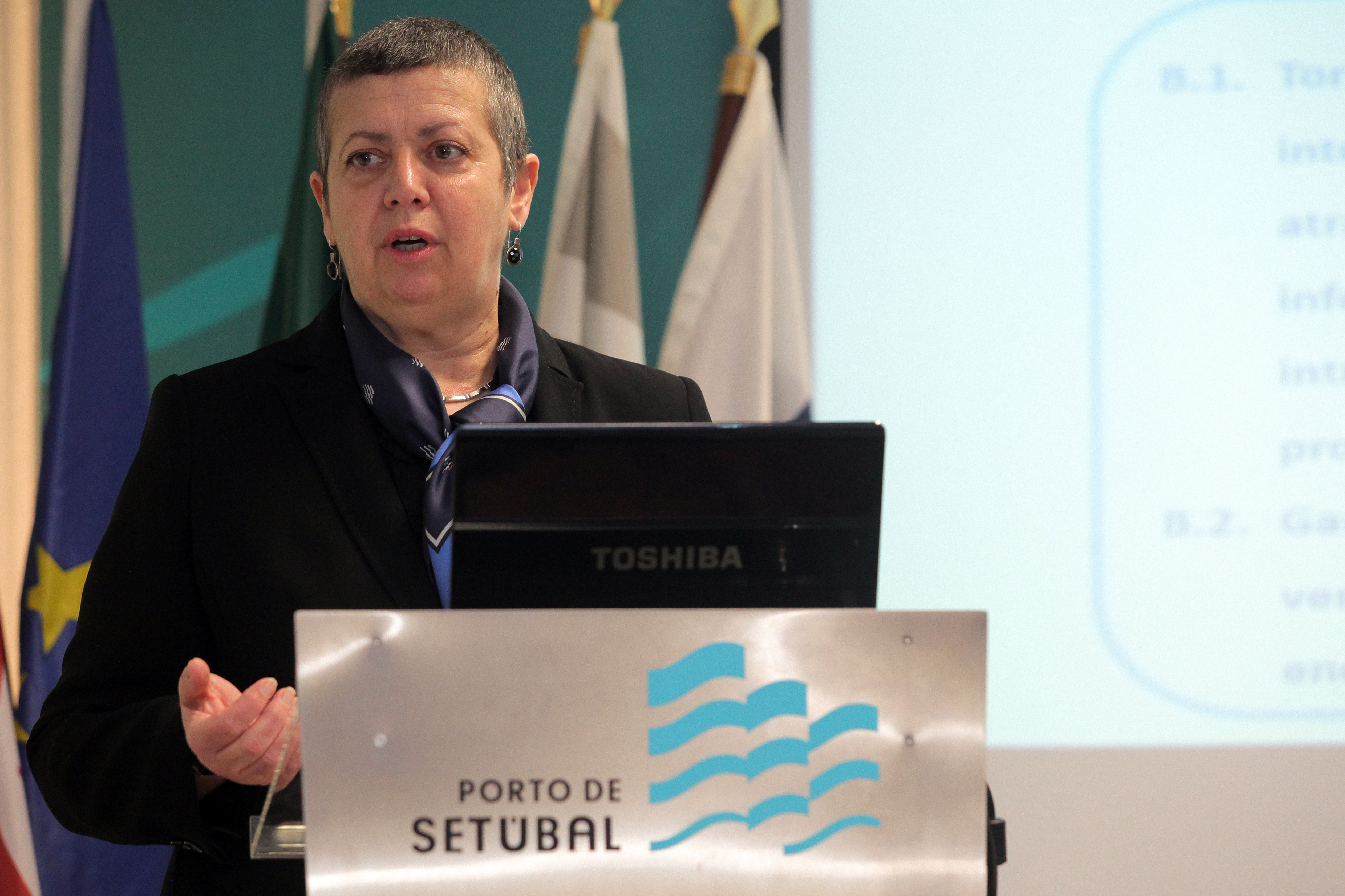 Ministra do Mar apresentou “Estratégia para o aumento da Competitividade Portuária 2017/2026” para o Porto de Setúbal