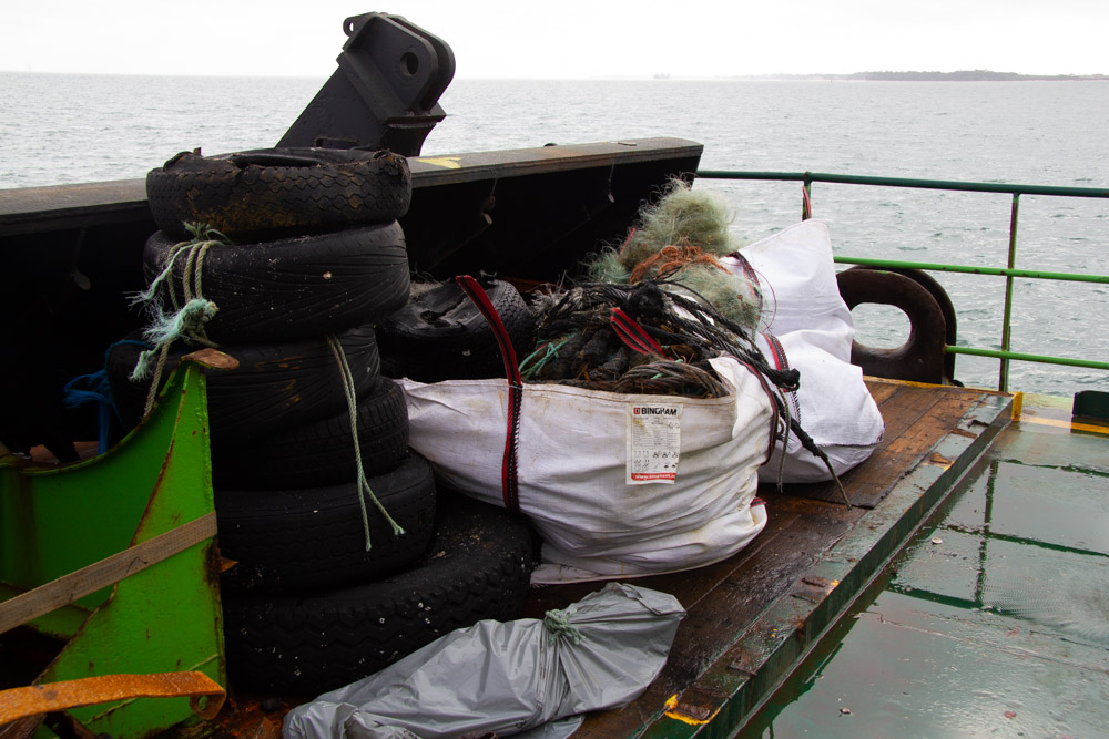 Melhoria das Acessibilidade Marítimas ao Porto de Setúbal: Draga recolhe Lixo do leito do rio Sado
